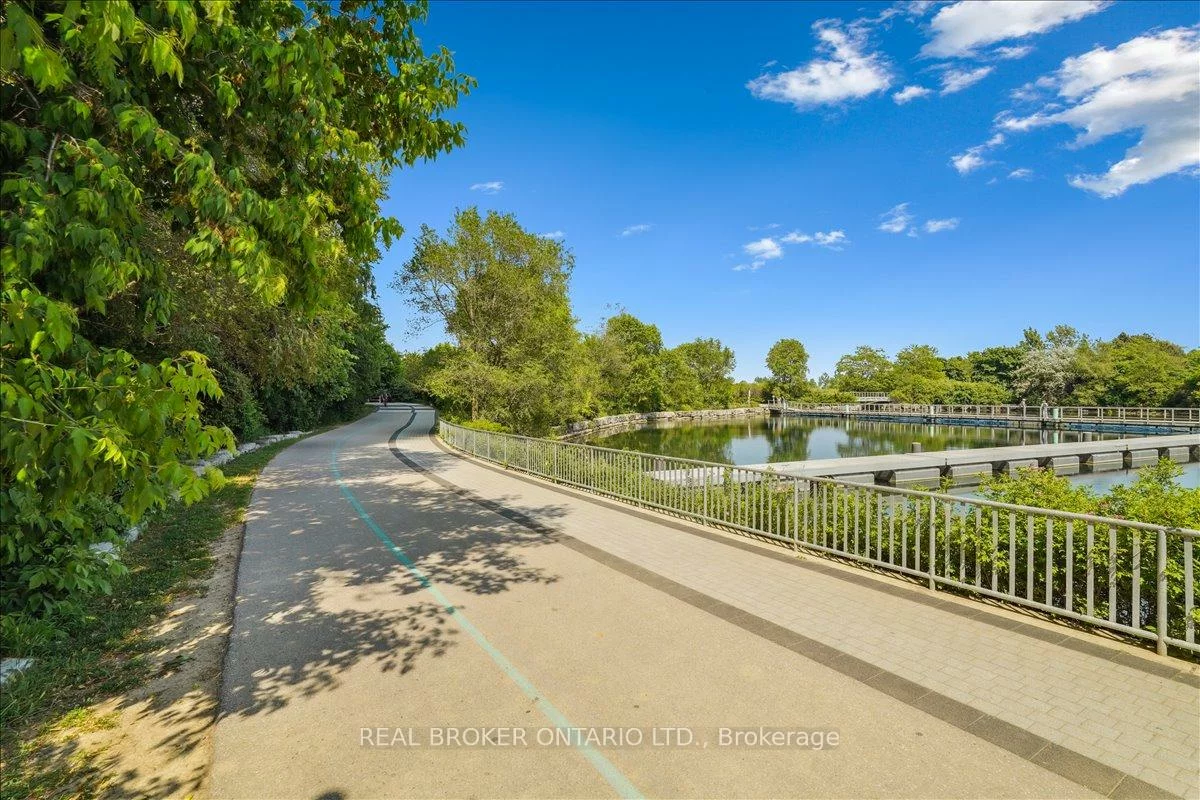 33, Shore Breeze, Mimico, Toronto