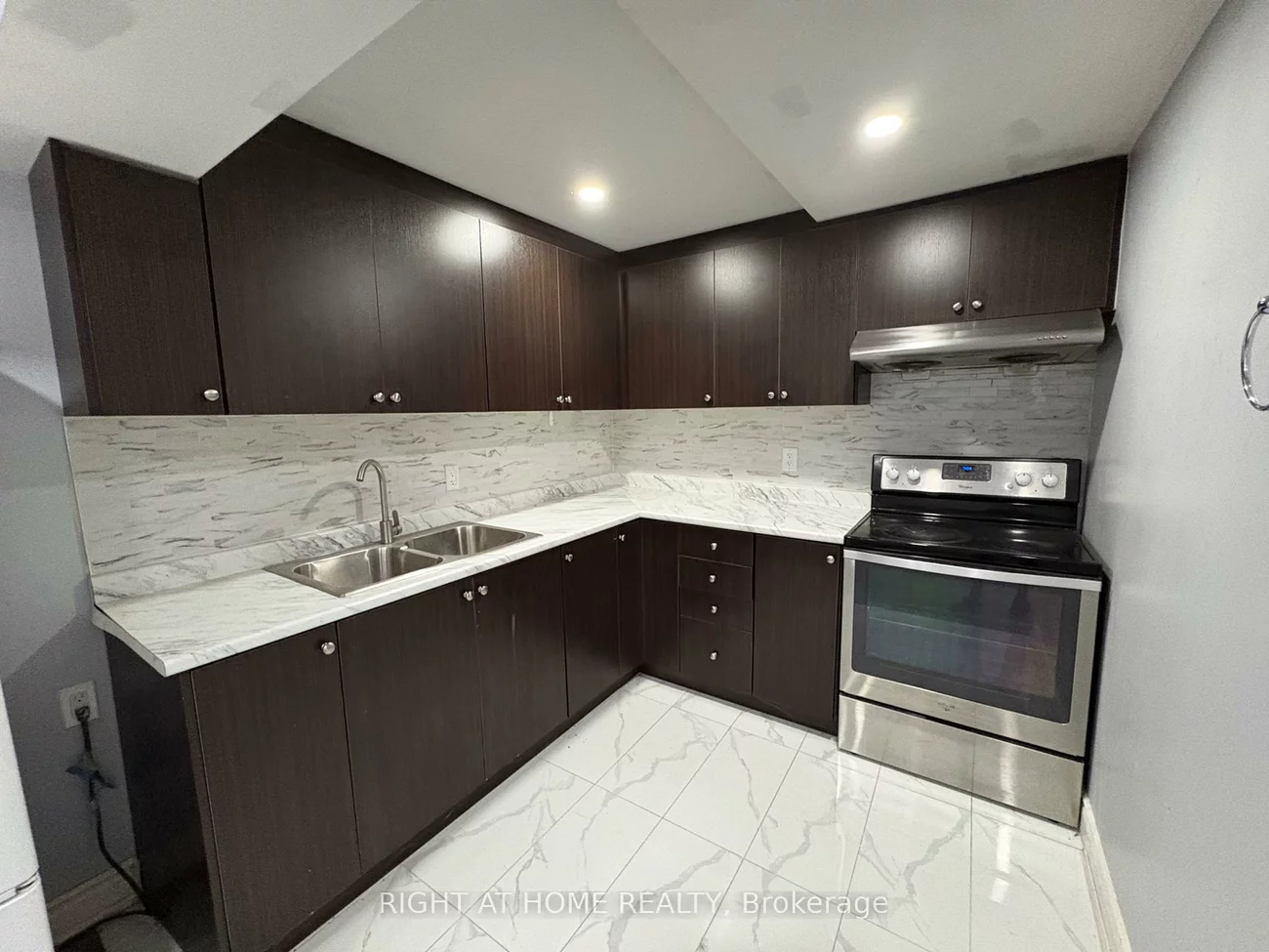 16, Litchfield, West Humber-Clairville, Toronto