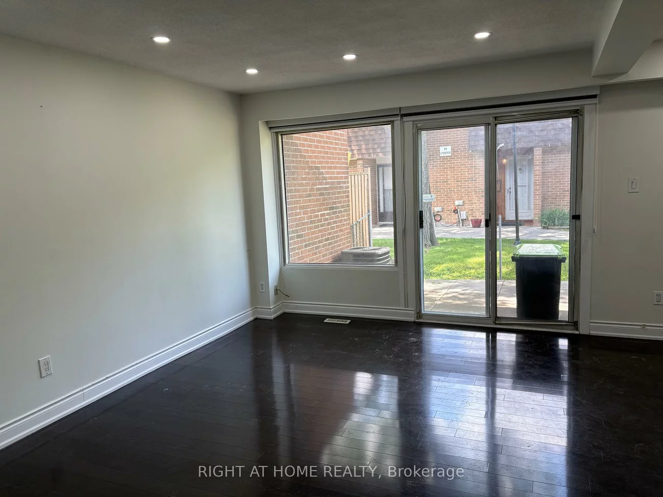 16, Litchfield, West Humber-Clairville, Toronto