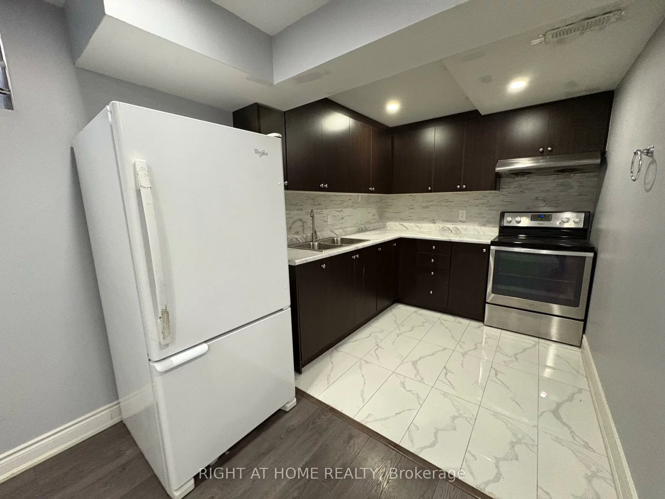 16, Litchfield, West Humber-Clairville, Toronto