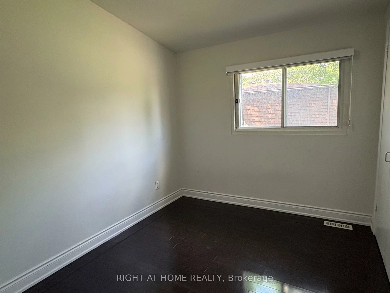 16, Litchfield, West Humber-Clairville, Toronto