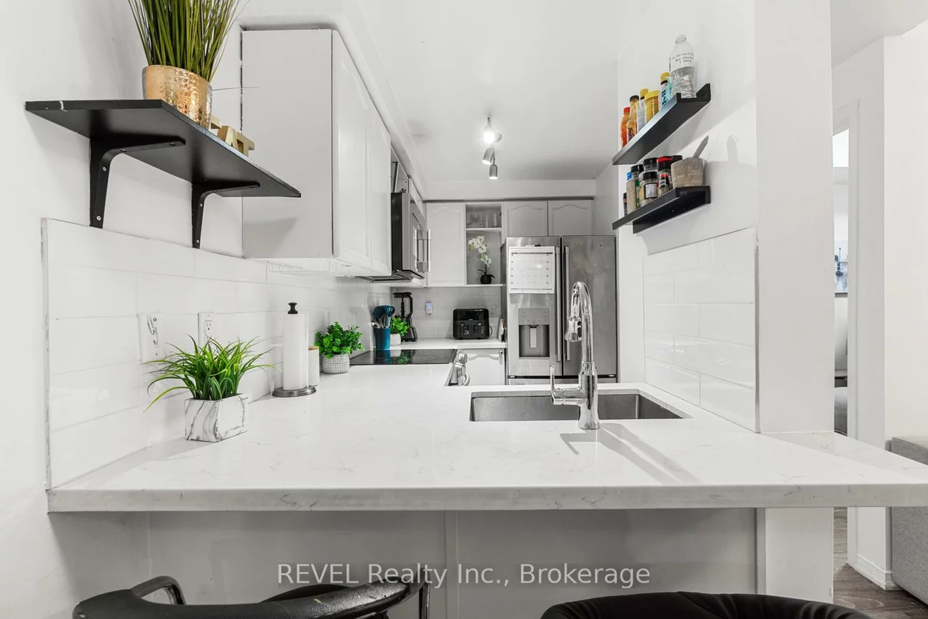 760, Lawrence, Yorkdale-Glen Park, Toronto