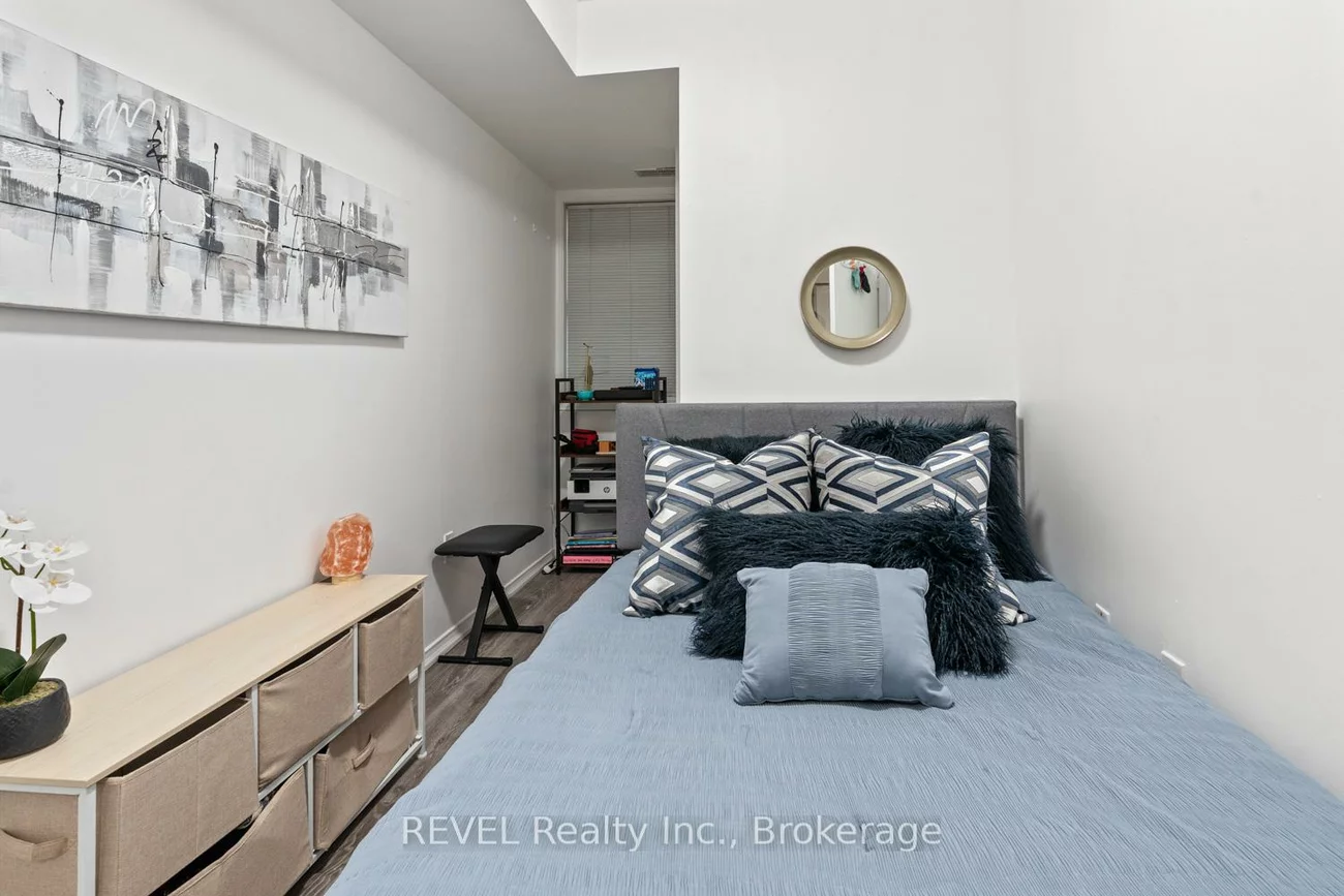 760, Lawrence, Yorkdale-Glen Park, Toronto