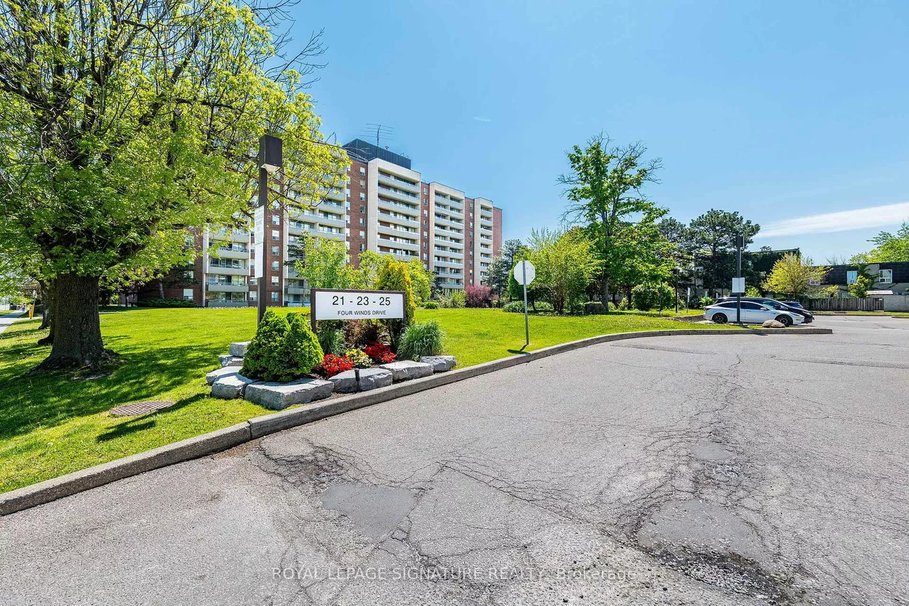 25, Four Winds, York University Heights, Toronto