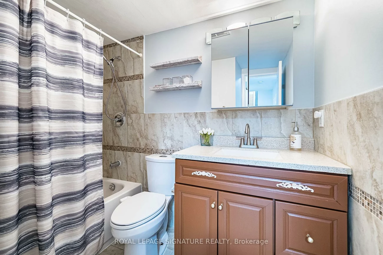25, Four Winds, York University Heights, Toronto