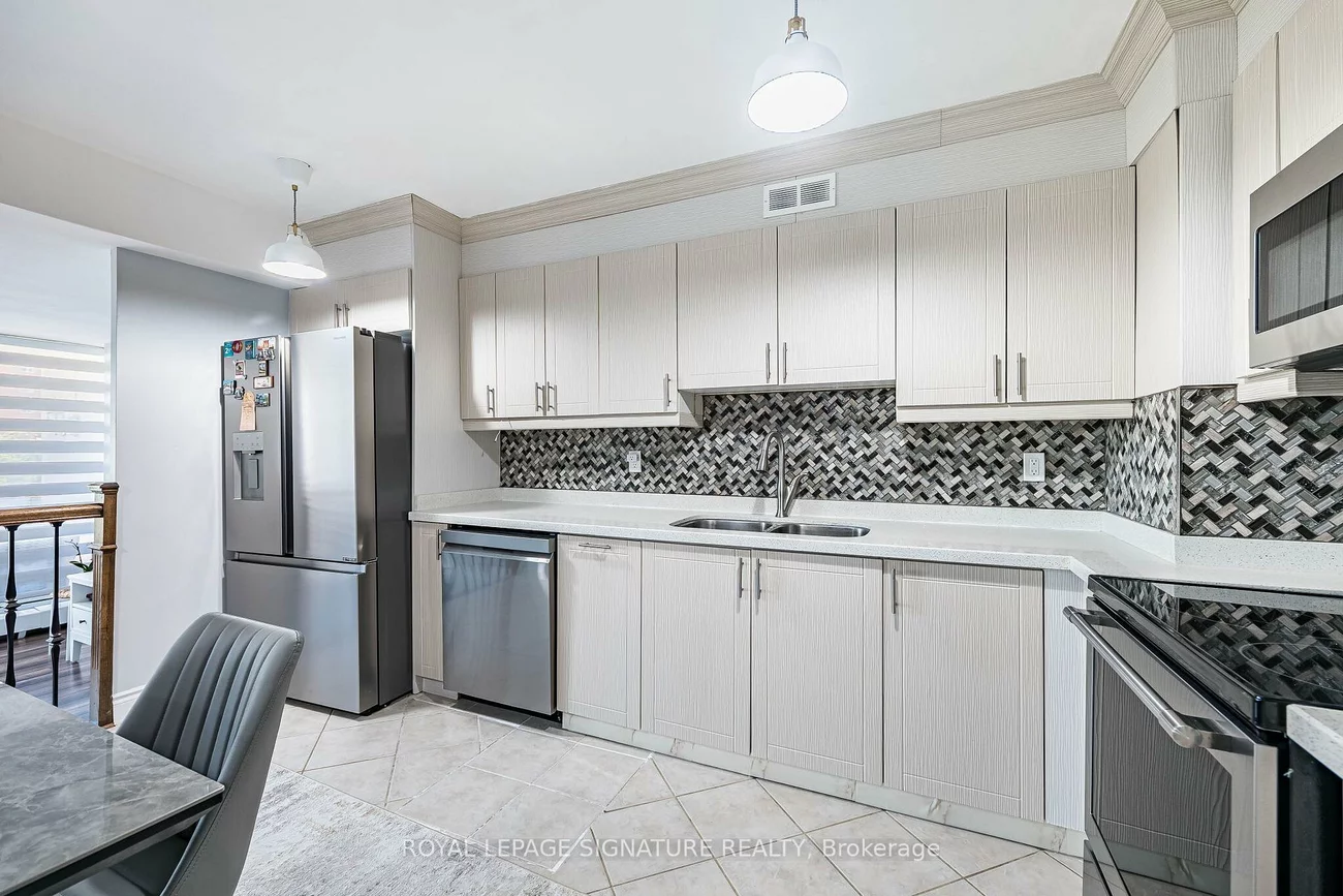 25, Four Winds, York University Heights, Toronto