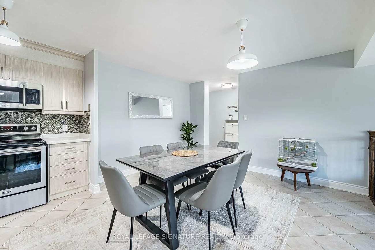 25, Four Winds, York University Heights, Toronto
