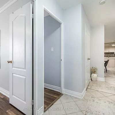 25, Four Winds, York University Heights, Toronto