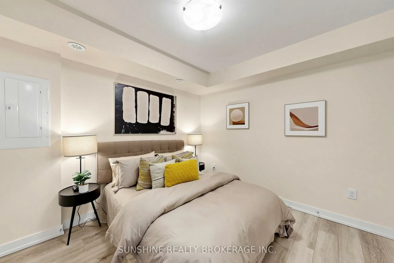 2335, Sheppard, Humberlea-Pelmo Park W5, Toronto