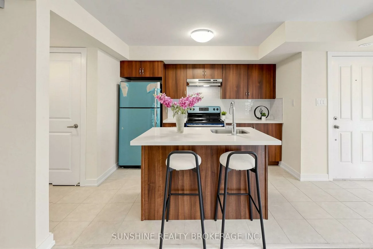 2335, Sheppard, Humberlea-Pelmo Park W5, Toronto