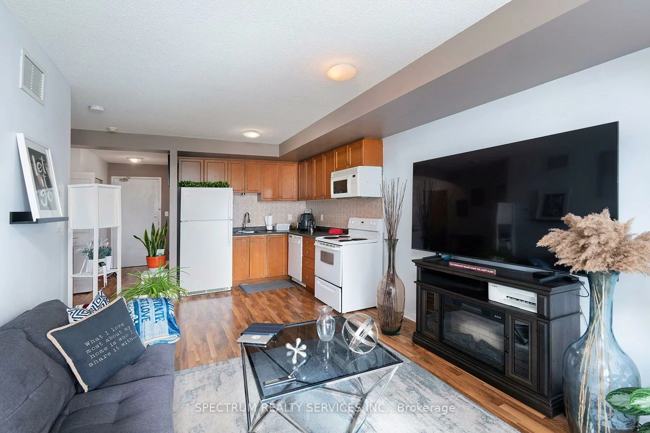 2464, Weston, Weston, Toronto