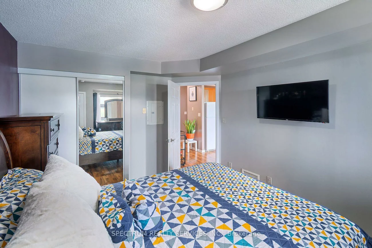 2464, Weston, Weston, Toronto