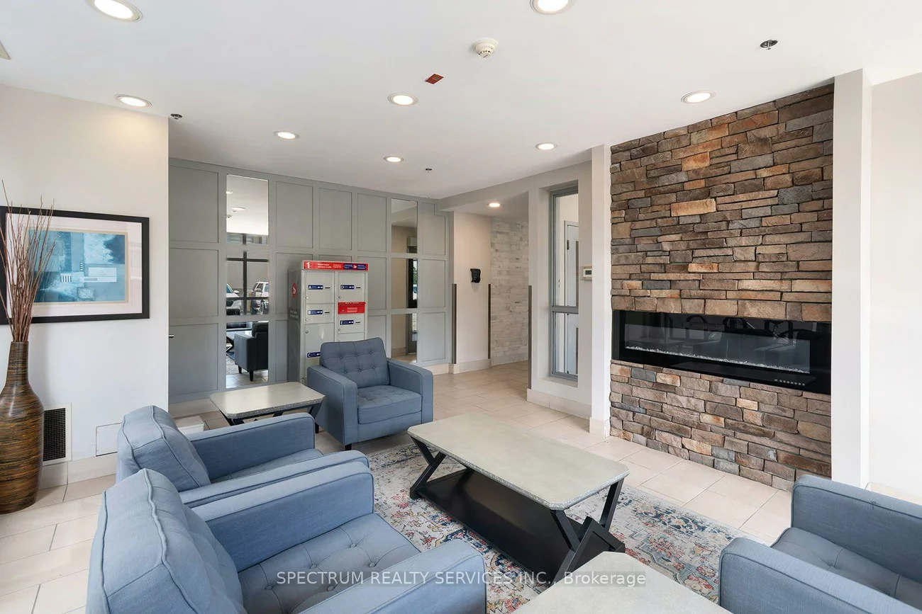 2464, Weston, Weston, Toronto