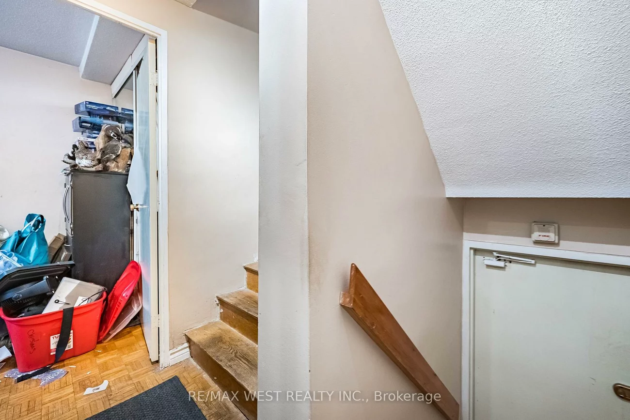 11, Wincott, Kingsview Village-The Westway, Toronto