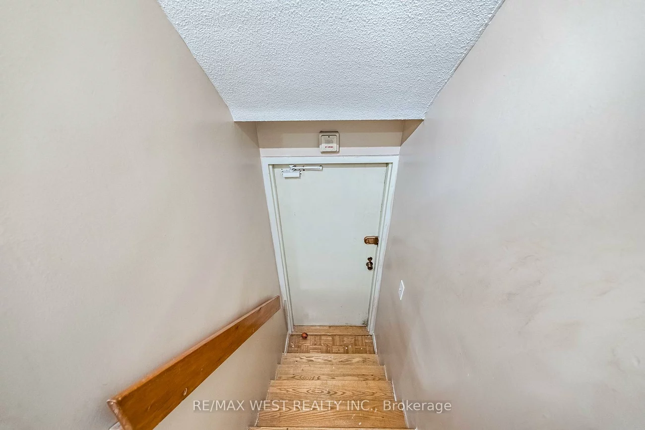 11, Wincott, Kingsview Village-The Westway, Toronto