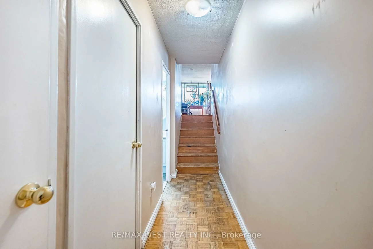 11, Wincott, Kingsview Village-The Westway, Toronto