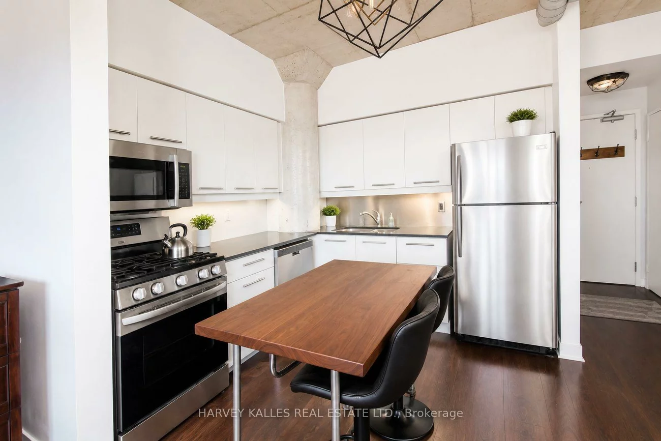 1375, Dupont, Dovercourt-Wallace Emerson-Junction, Toronto