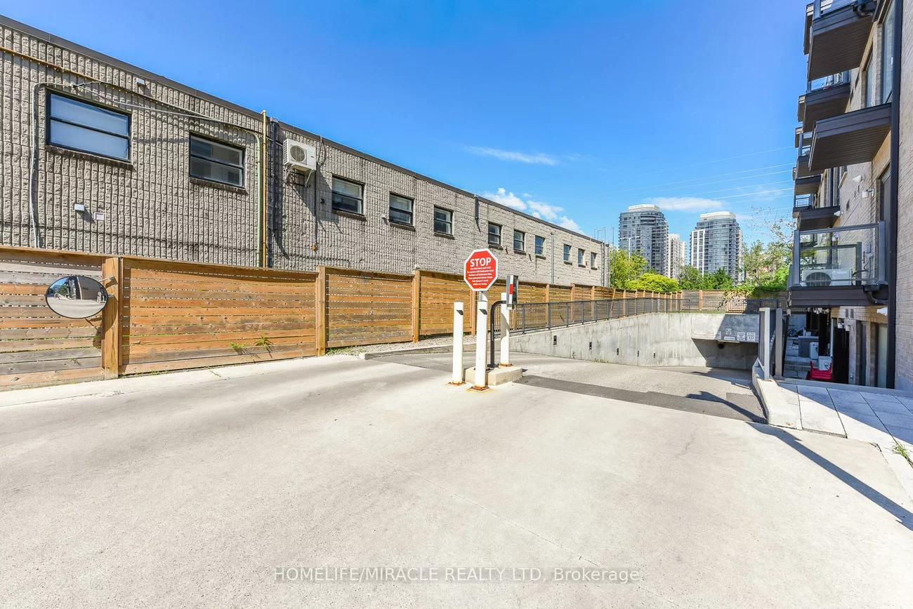 32, Fieldway, Islington-City Centre West, Toronto