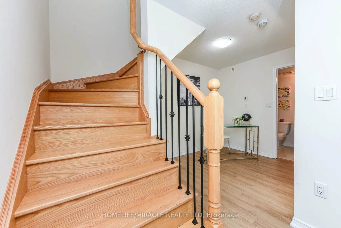 32, Fieldway, Islington-City Centre West, Toronto