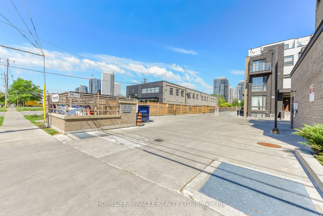 32, Fieldway, Islington-City Centre West, Toronto