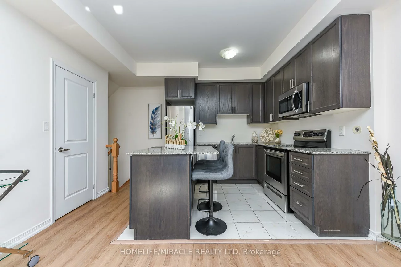 32, Fieldway, Islington-City Centre West, Toronto