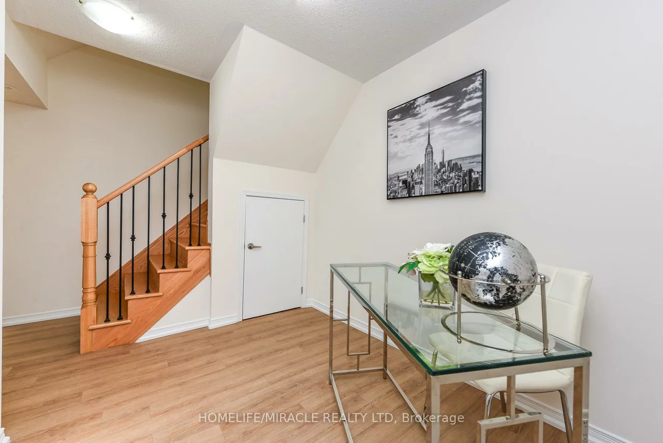 32, Fieldway, Islington-City Centre West, Toronto