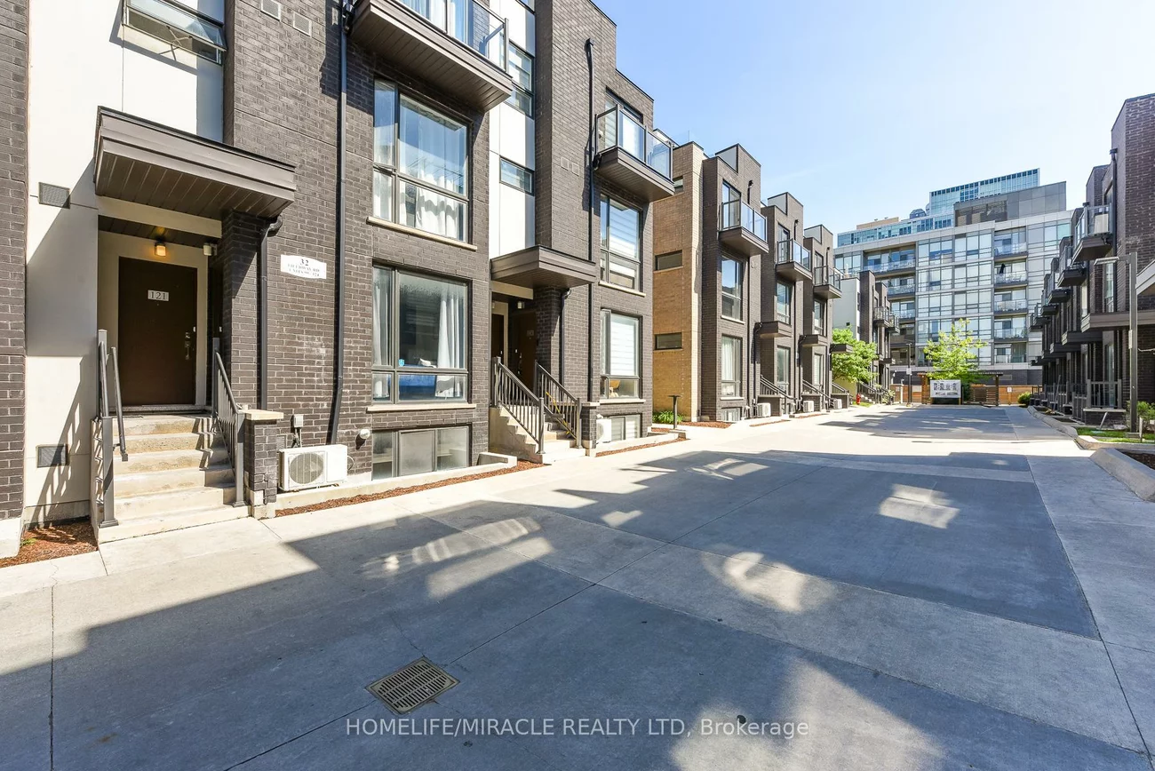 32, Fieldway, Islington-City Centre West, Toronto