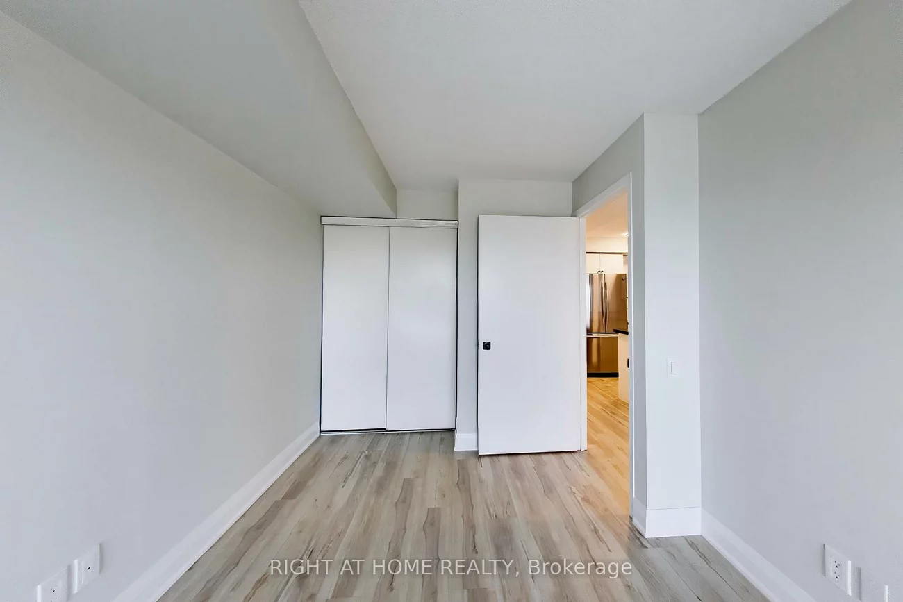 1040, The Queensway, Islington-City Centre West, Toronto