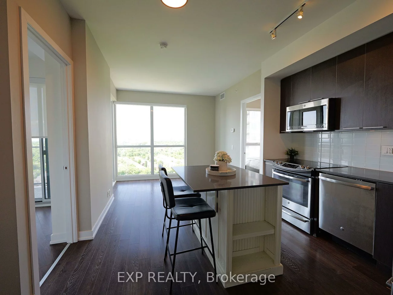 10, Park Lawn, Mimico, Toronto