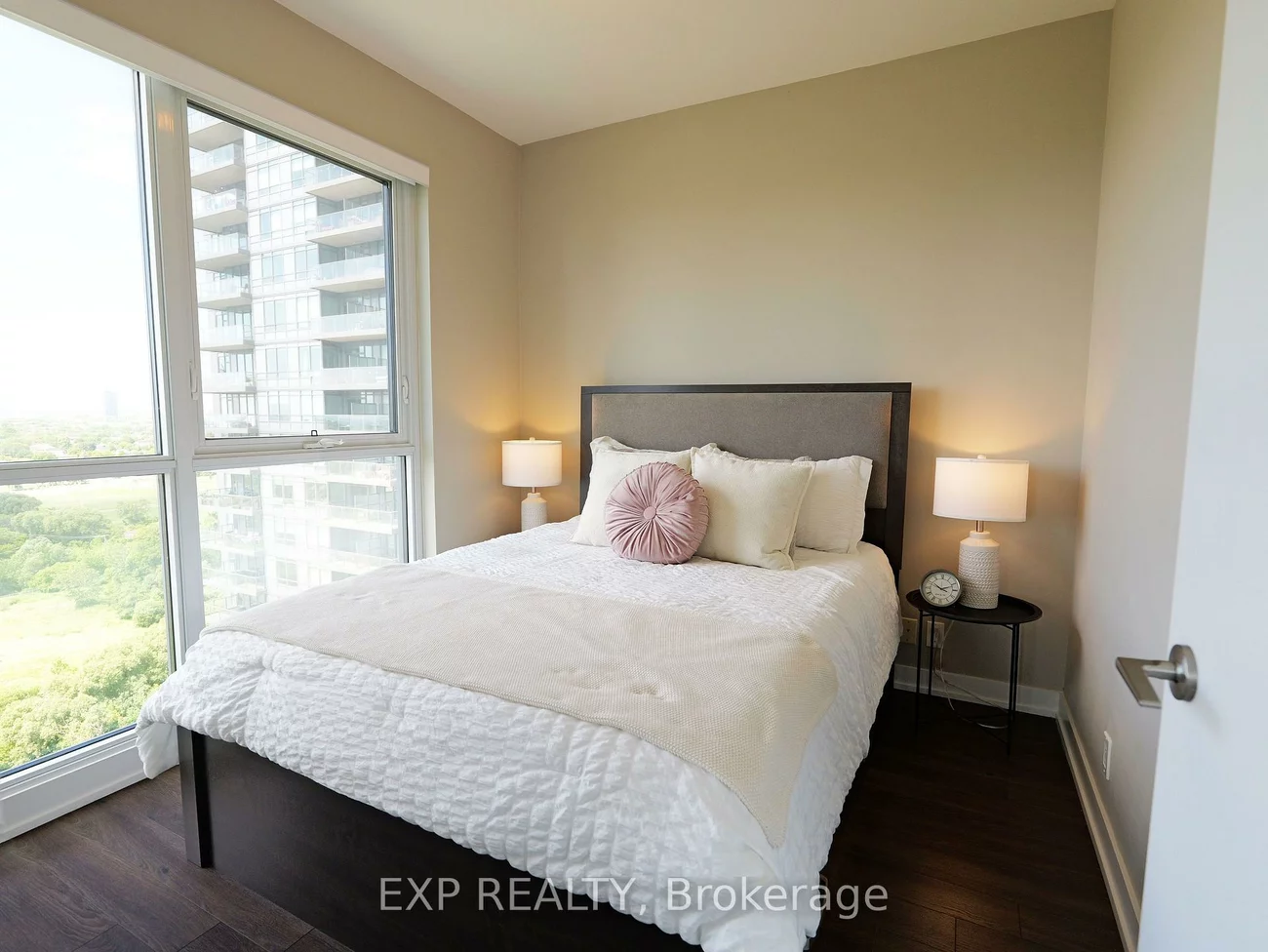 10, Park Lawn, Mimico, Toronto