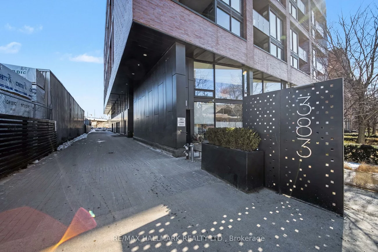 383, Sorauren, Roncesvalles, Toronto