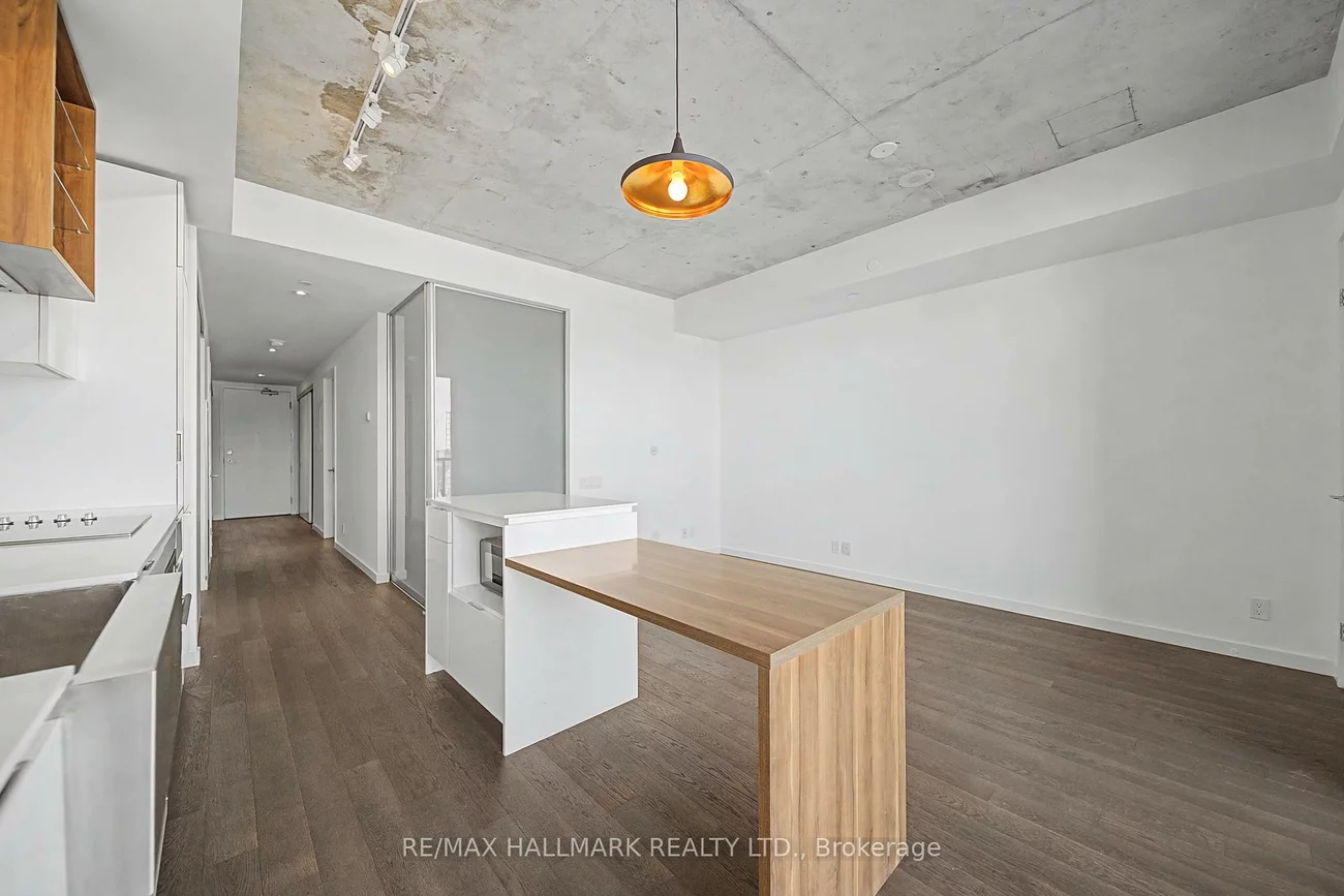 383, Sorauren, Roncesvalles, Toronto