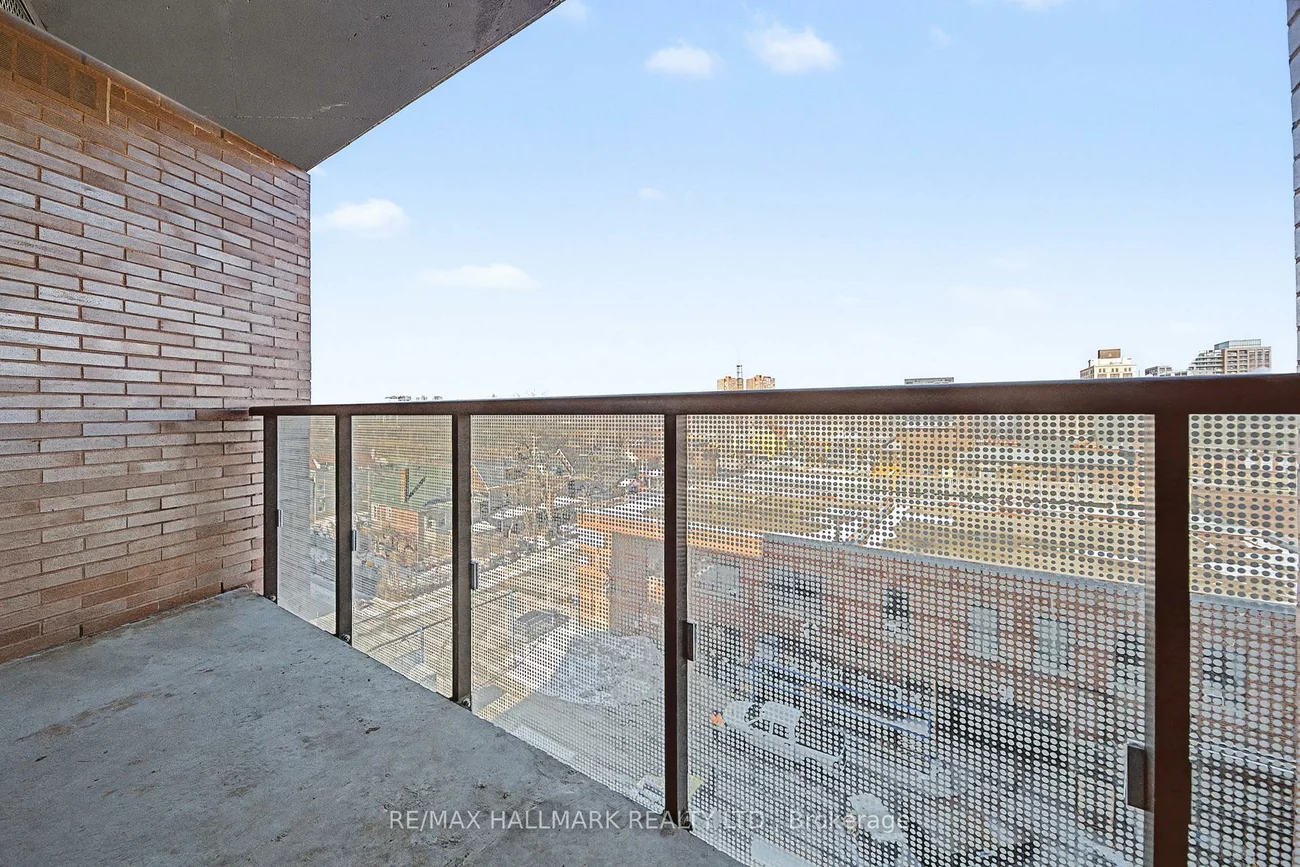 383, Sorauren, Roncesvalles, Toronto