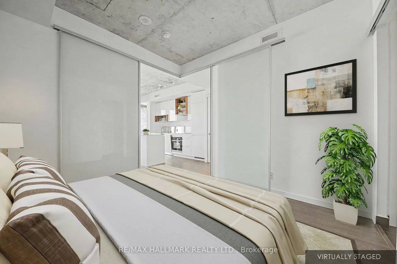 383, Sorauren, Roncesvalles, Toronto
