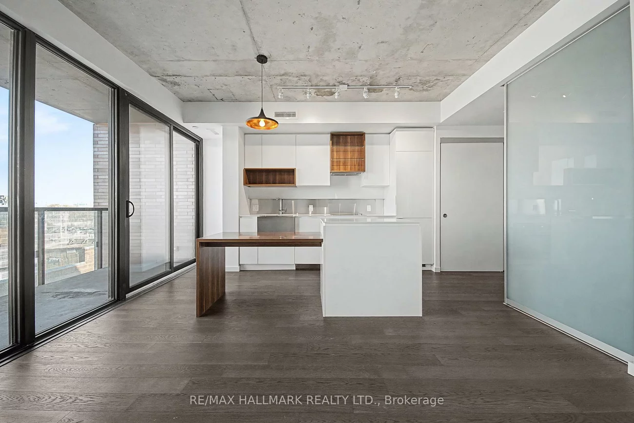 383, Sorauren, Roncesvalles, Toronto