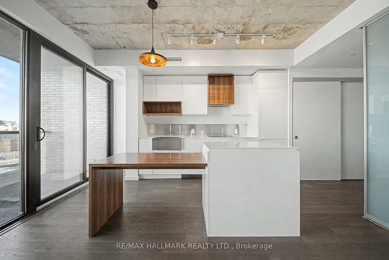 383, Sorauren, Roncesvalles, Toronto