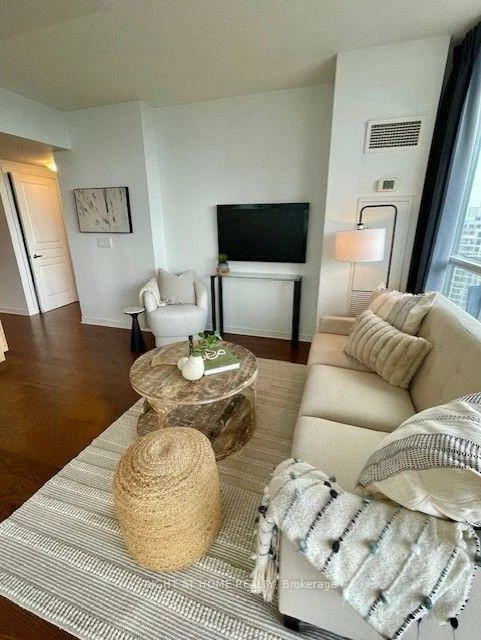 2240, Lake Shore, Mimico, Toronto