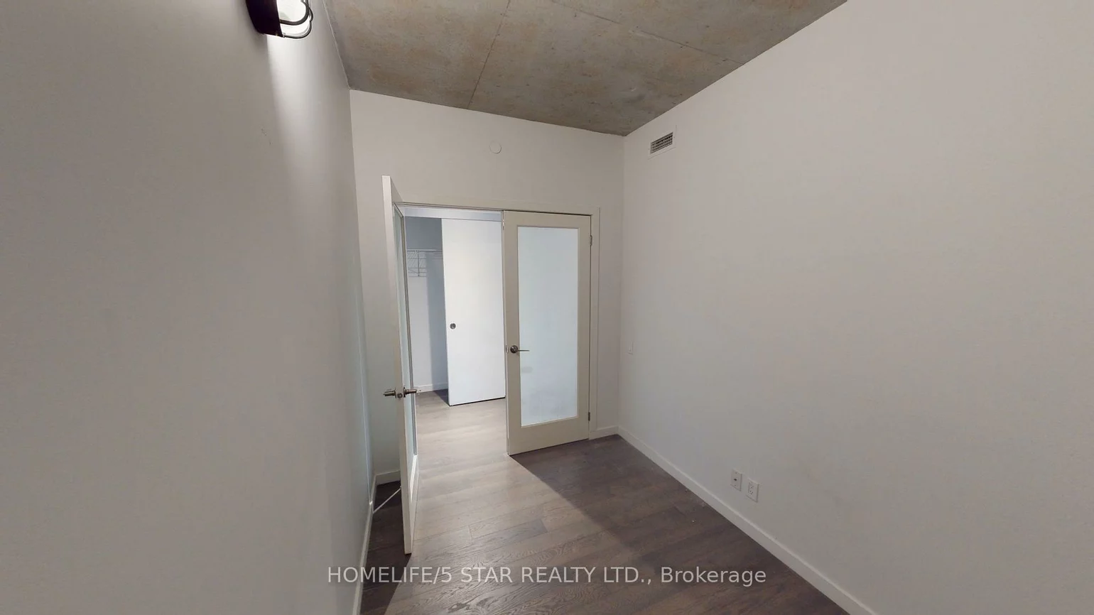 383, SORAUREN, Roncesvalles, Toronto