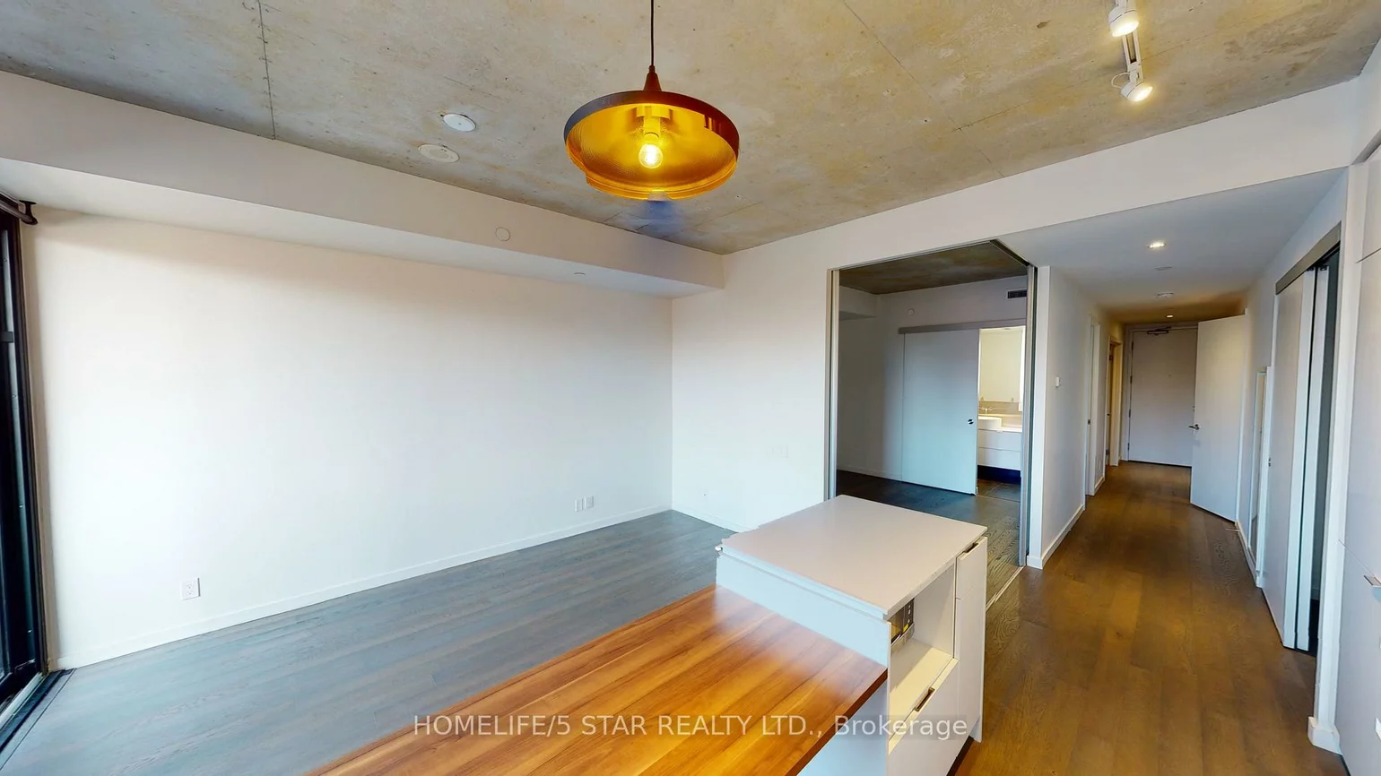 383, SORAUREN, Roncesvalles, Toronto