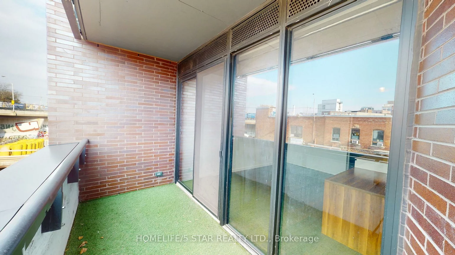383, SORAUREN, Roncesvalles, Toronto