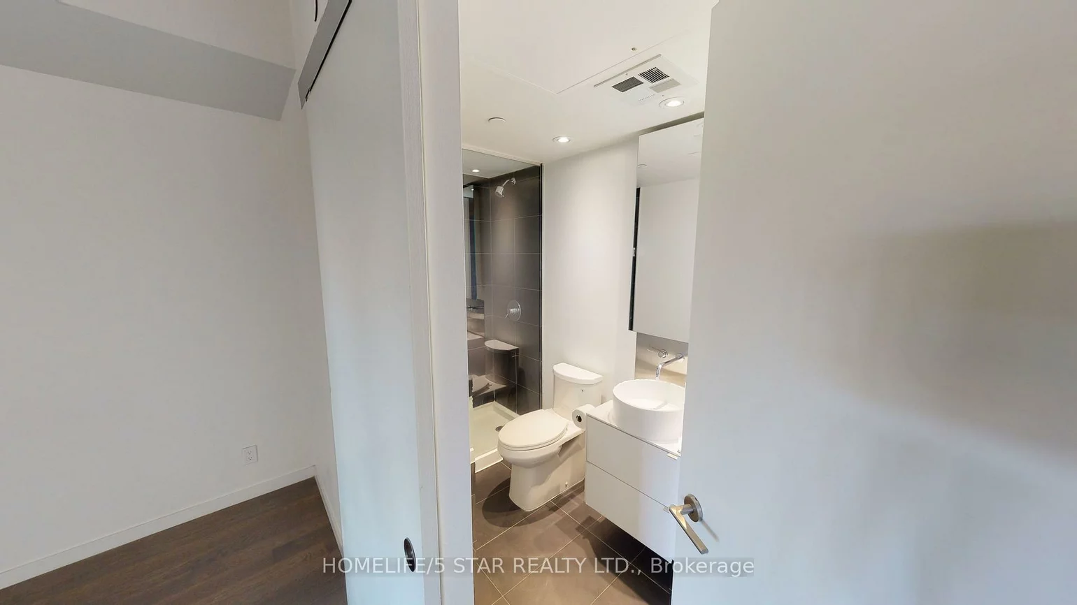 383, SORAUREN, Roncesvalles, Toronto