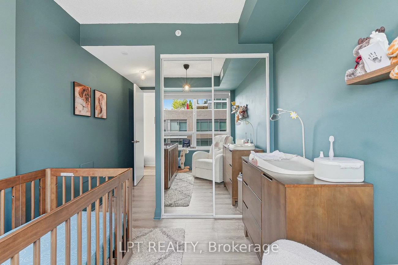 10, Gibbs, Islington-City Centre West, Toronto