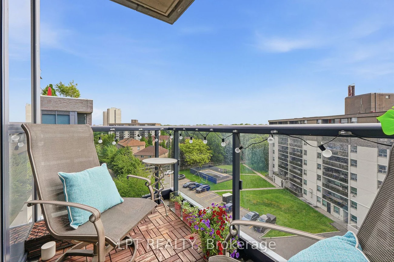 10, Gibbs, Islington-City Centre West, Toronto