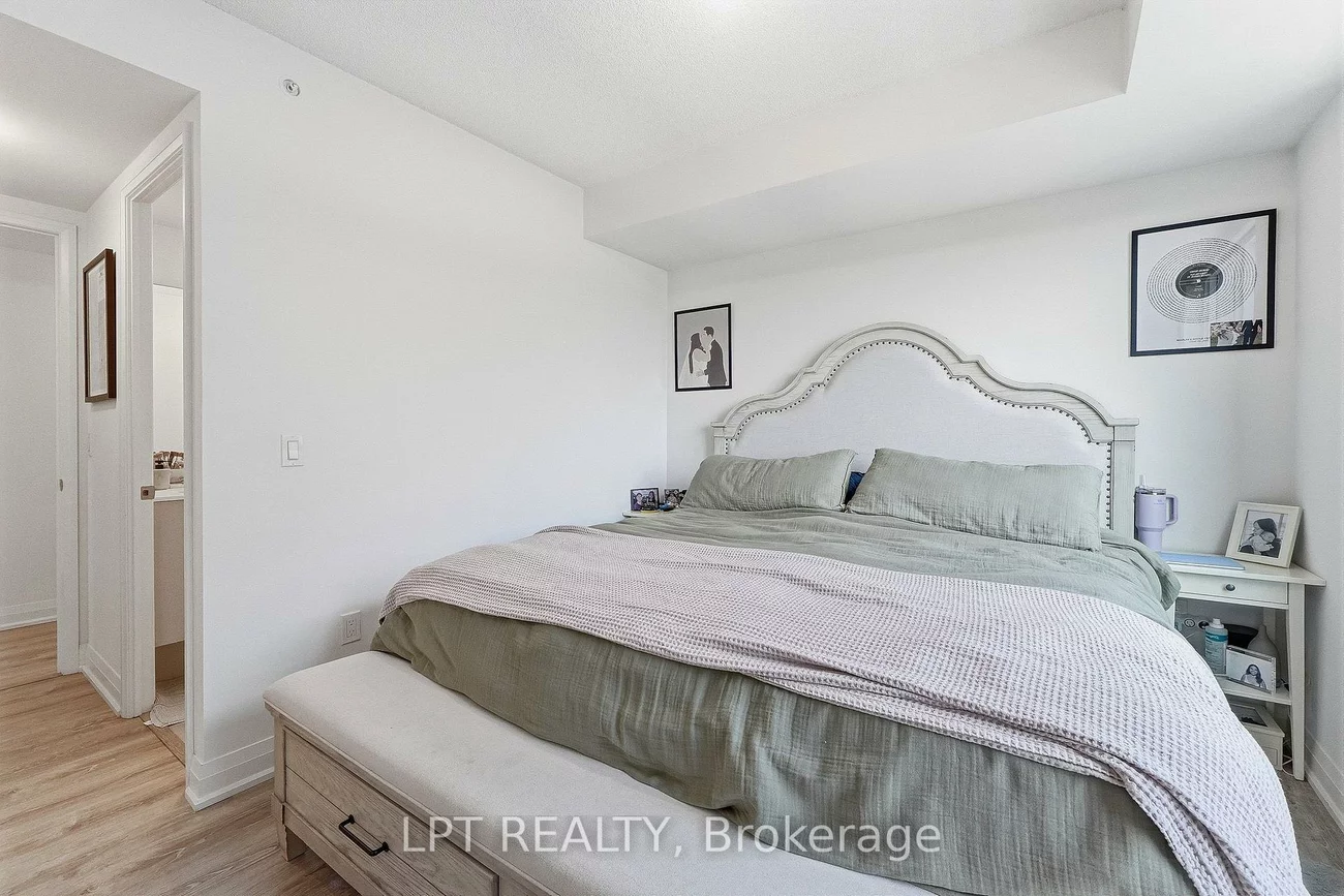 10, Gibbs, Islington-City Centre West, Toronto