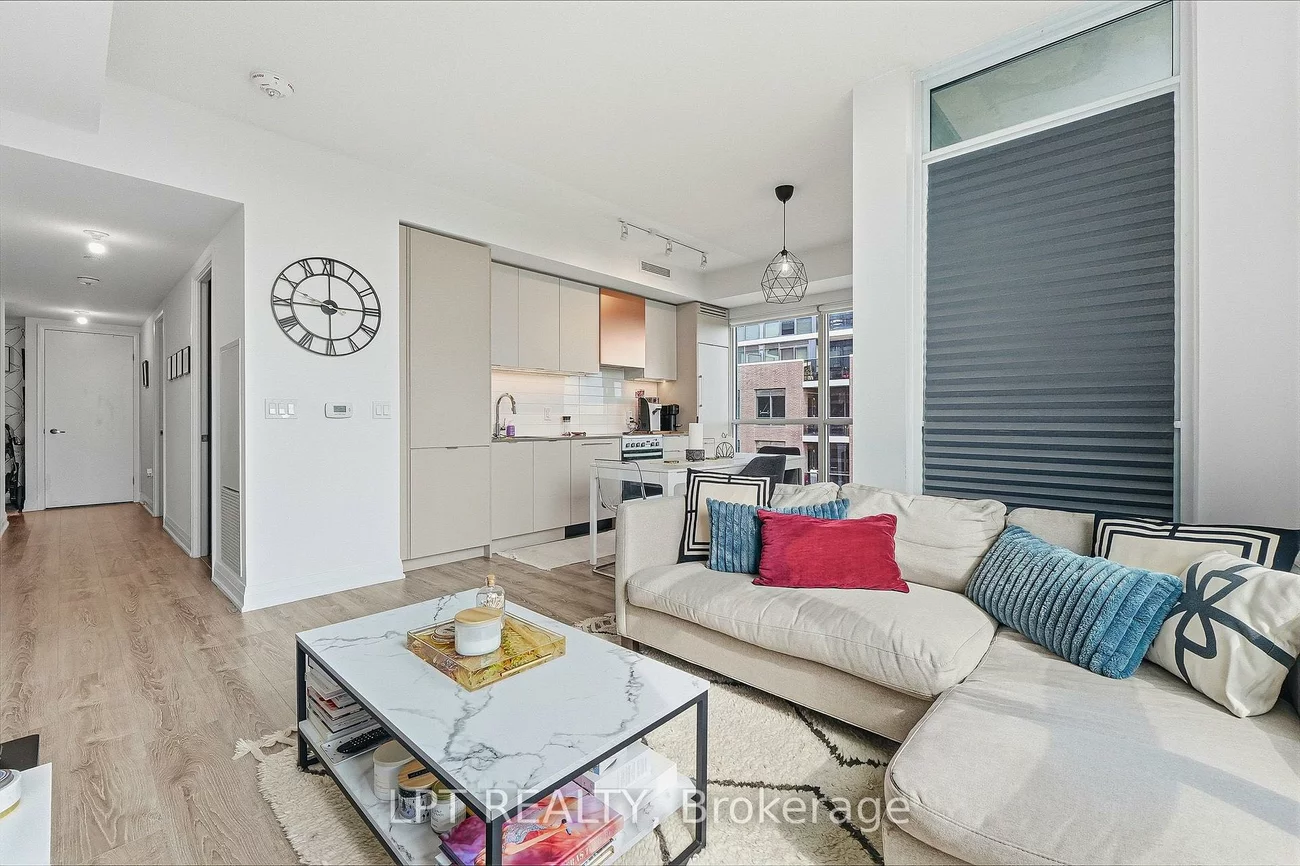 10, Gibbs, Islington-City Centre West, Toronto