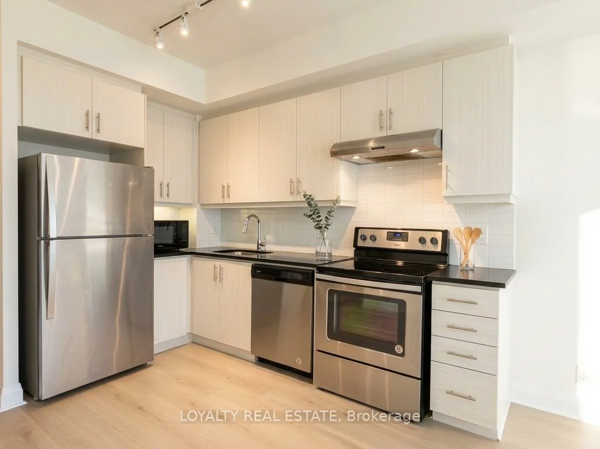 17, Zorra, Islington-City Centre West, Toronto