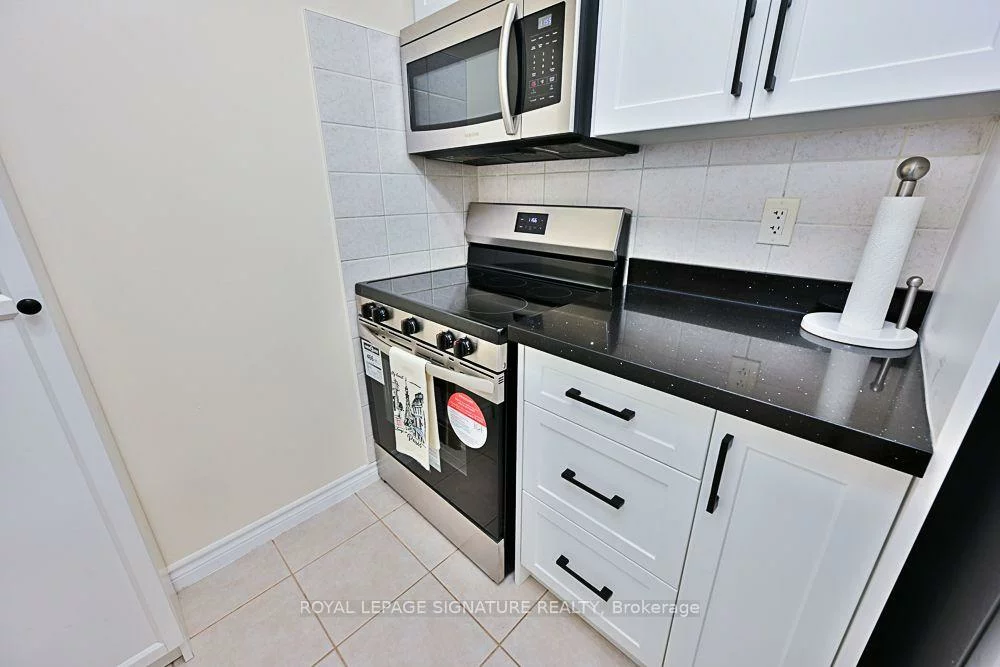 700, Humberwood, West Humber-Clairville, Toronto