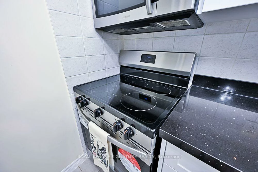 700, Humberwood, West Humber-Clairville, Toronto