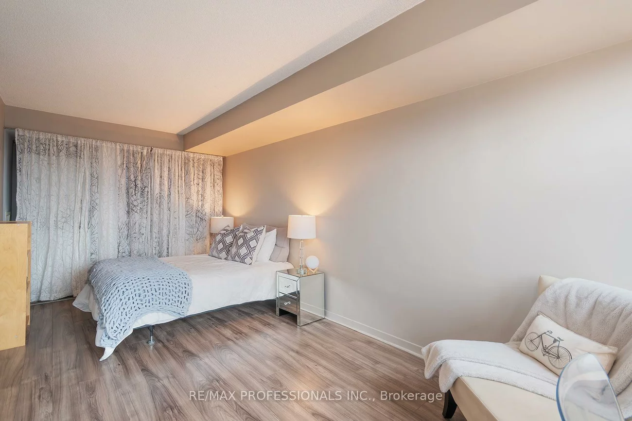 1040, The Queensway, Islington-City Centre West, Toronto