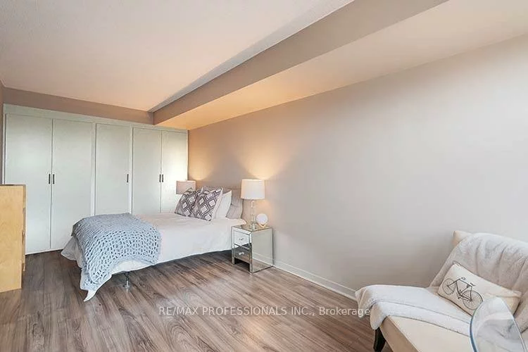 1040, The Queensway, Islington-City Centre West, Toronto